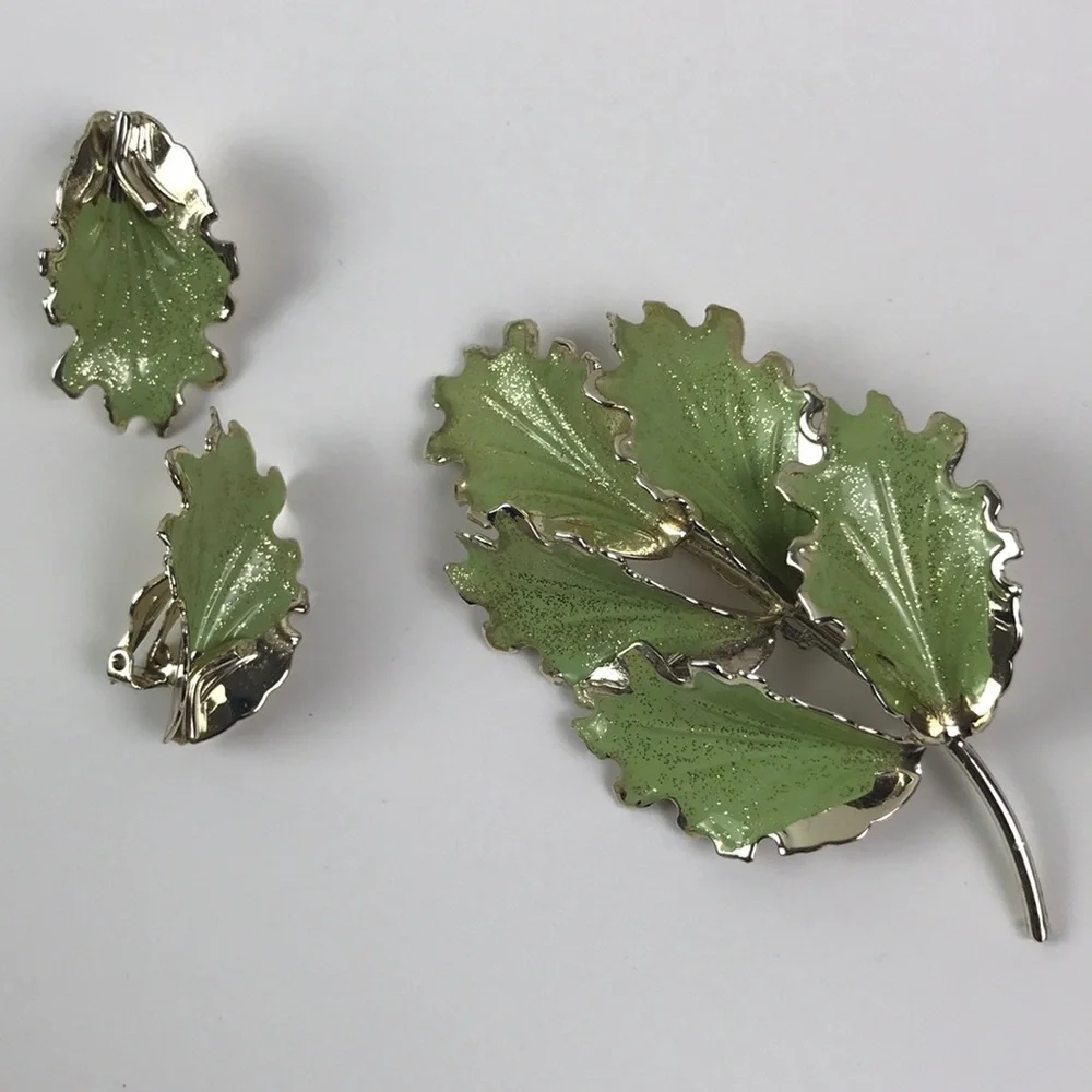 Vintage Leaf Brooch & Matching Clip On Earrings